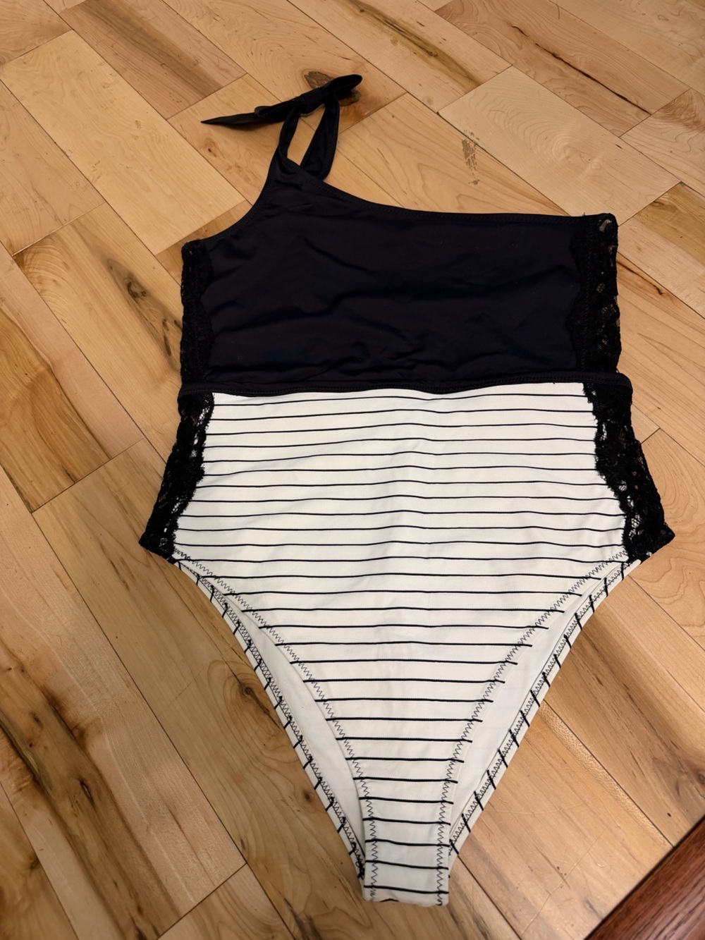 FLEUR DU MAL Women's Lace-Trim High-Waist Swimsuit Black & White Stripe Size L